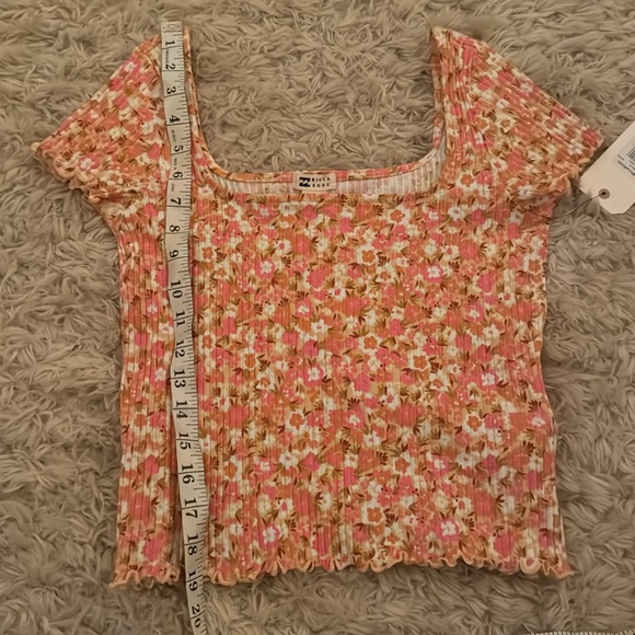 Billabong💜NWT ribbed lettuce edge floral top size L - Picture 8 of 8